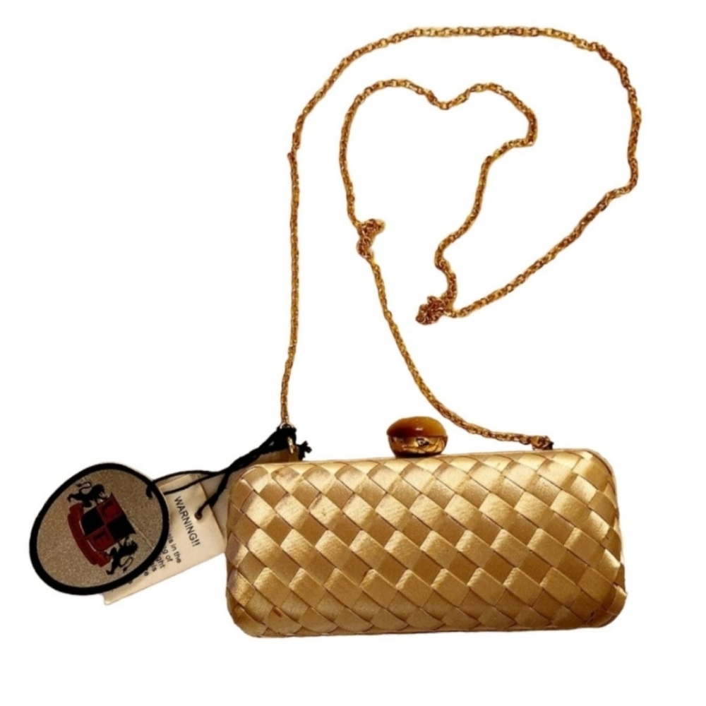 NWT. Urban Expressions Vegan Chain Crossbody/Clutch.